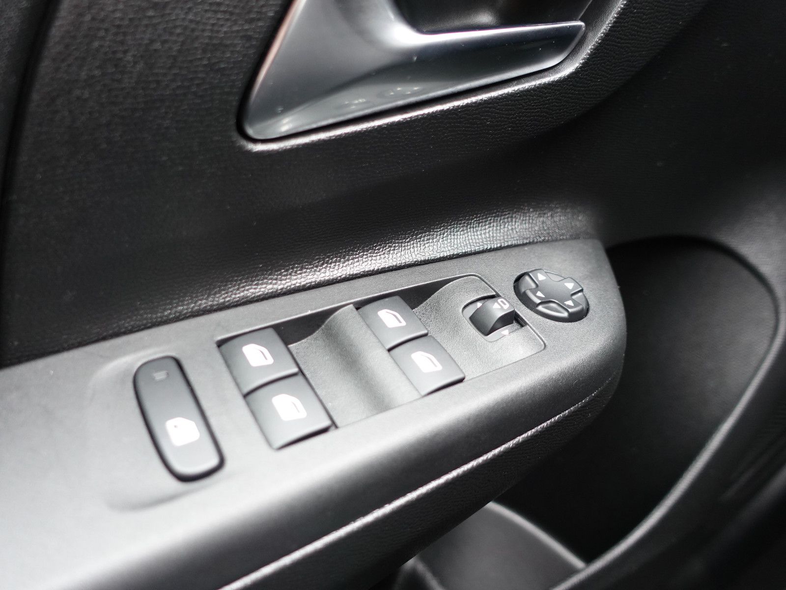 Fahrzeugabbildung Opel Corsa 1.2,Kamera,Allwetter,Sitzhzg,LED,DAB+,Alu