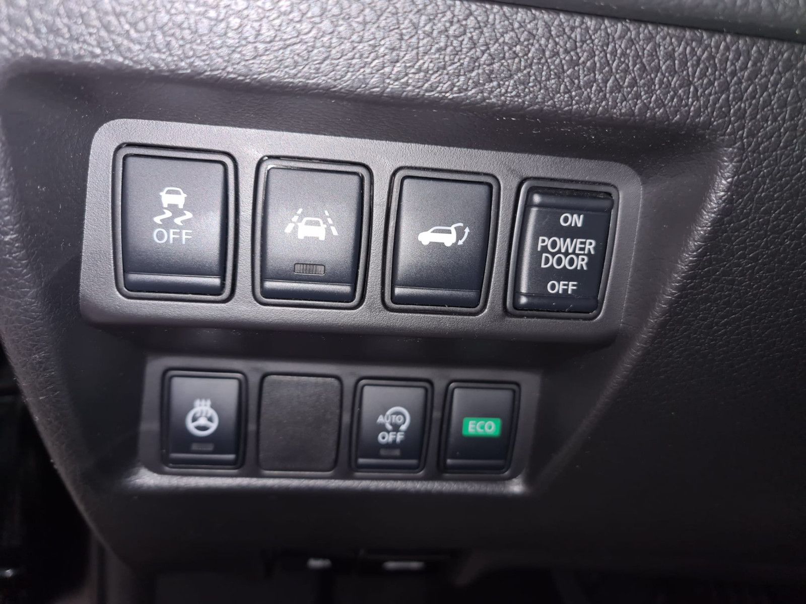 Fahrzeugabbildung Nissan X-Trail N-Connecta 4x4 / KAMERA