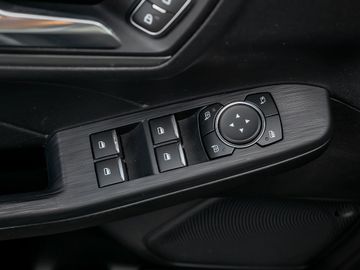 Ford Kuga 2.5 Plug-In Hybrid Titanium Winterpaket