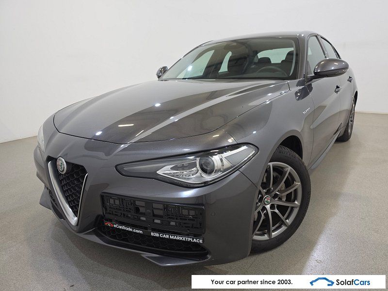 Alfa Romeo Giulia 2.2 MJD Super Aut. LED-Xenon Navi Keyles