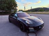 Porsche Panamera 4 PDK / BOSE / PZ-SHG/Bi-Xenon/SHD/ - Porsche Panamera von privat
