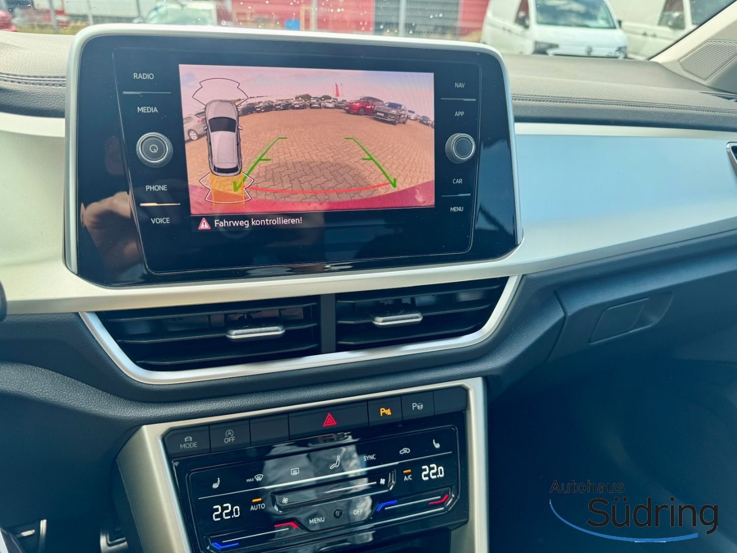 T-Roc 1,5 TSI MOVE DSG AHK Navi Rückfahrk.