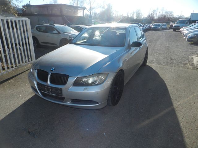 BMW 325 Baureihe 3 Lim. 325i xDrive