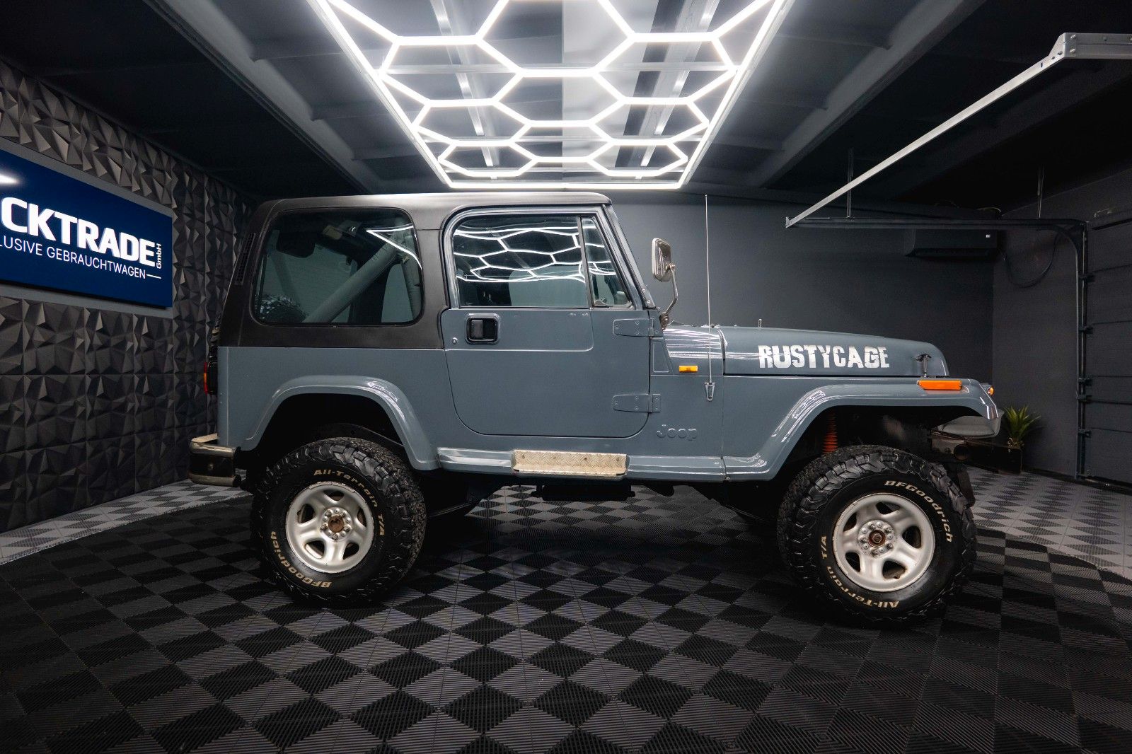 Fahrzeugabbildung Jeep Wrangler 4.0 Offroad 4x4 H-Zulassung *HardTop*