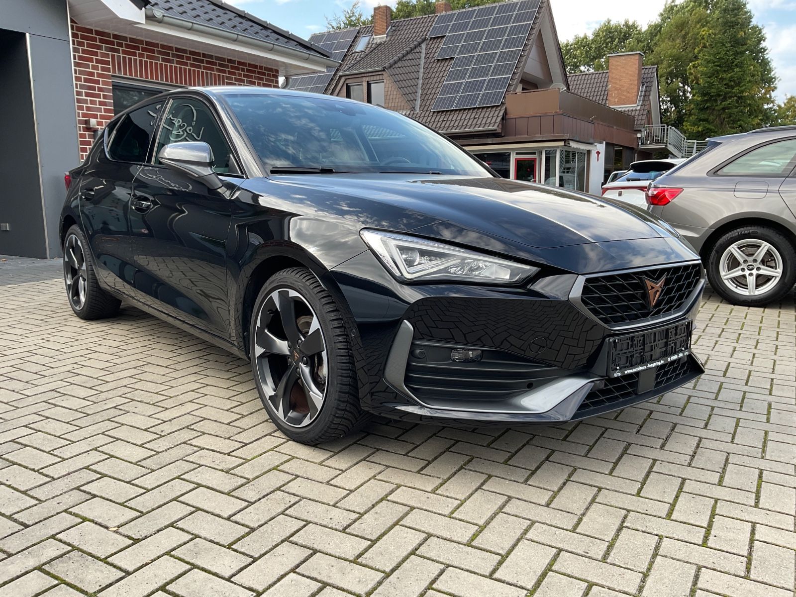 Fahrzeugabbildung CUPRA Leon 1.5 eTSI DSG,Kamera,Navi,VirtualDisplay