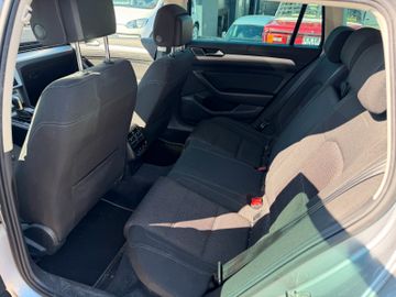 Volkswagen Passat Variant - 11