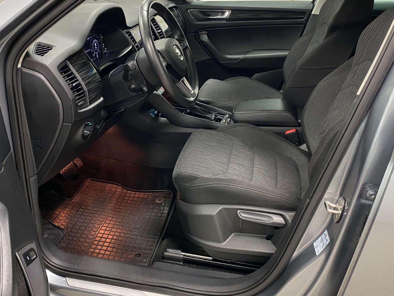 Fahrzeugabbildung SKODA Kodiaq 1.5 TSI DSG STYLE+MATRIX+NAVI+AHK+1.HAND+
