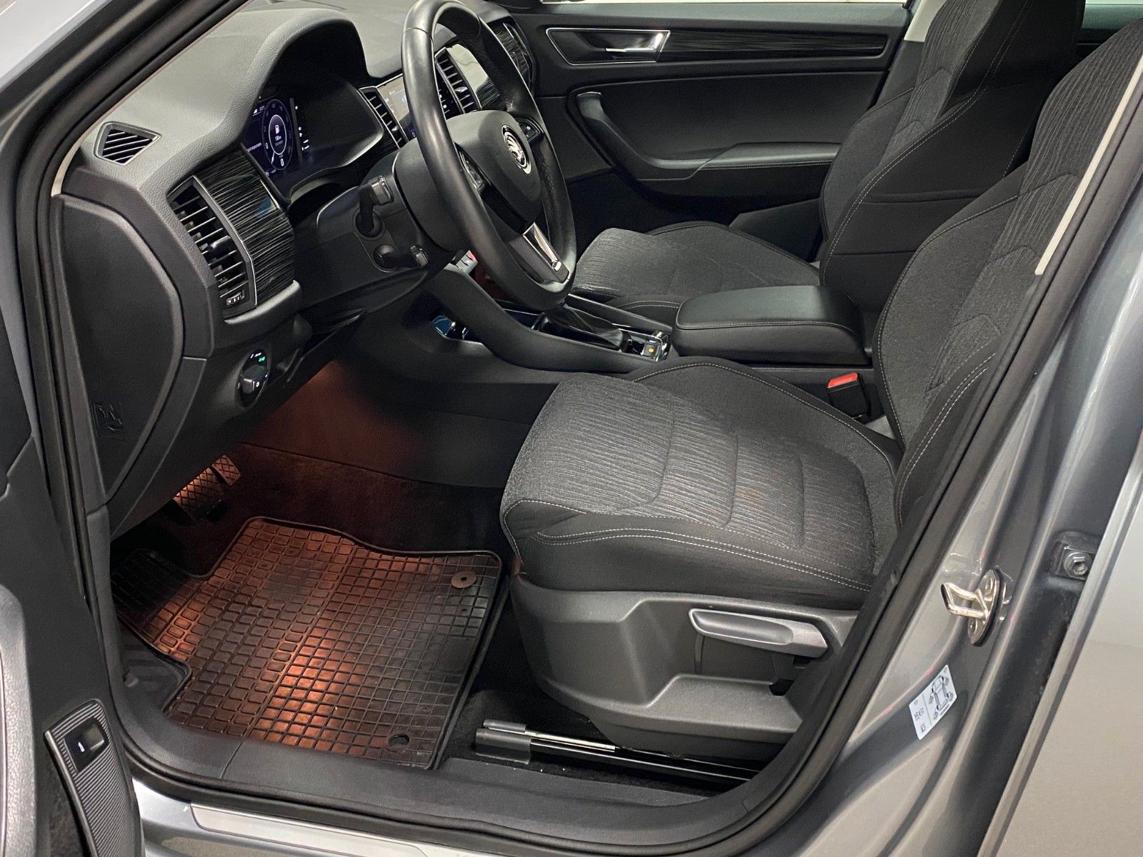 Fahrzeugabbildung SKODA Kodiaq 1.5 TSI DSG STYLE+MATRIX+NAVI+AHK+1.HAND+