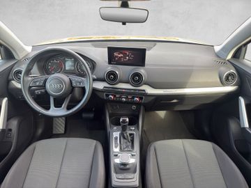 Audi Q2 35 TFSI basis 7-Gang S tronic|Kamera|Navi|LED