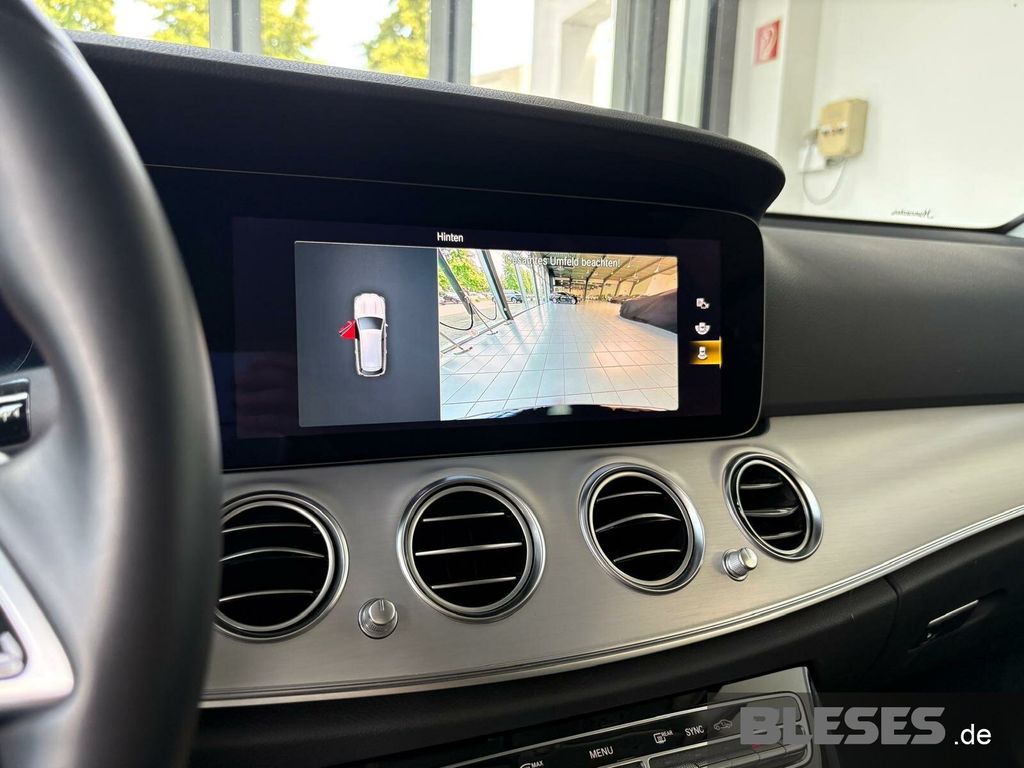 MERCEDES-BENZ E 220 – Bild 12