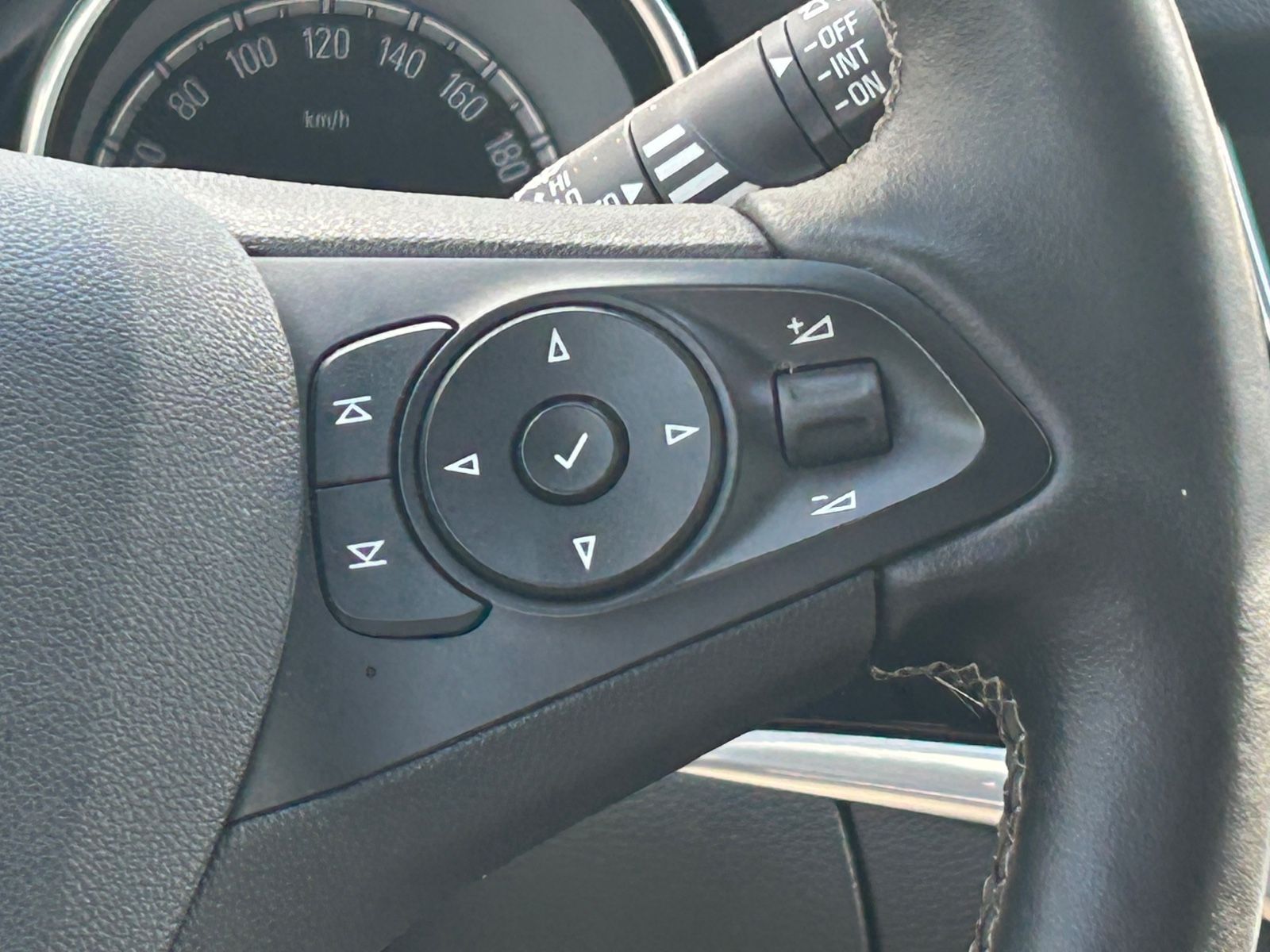 Fahrzeugabbildung Opel Astra K 1.4 ST Innovation Unfallschaden