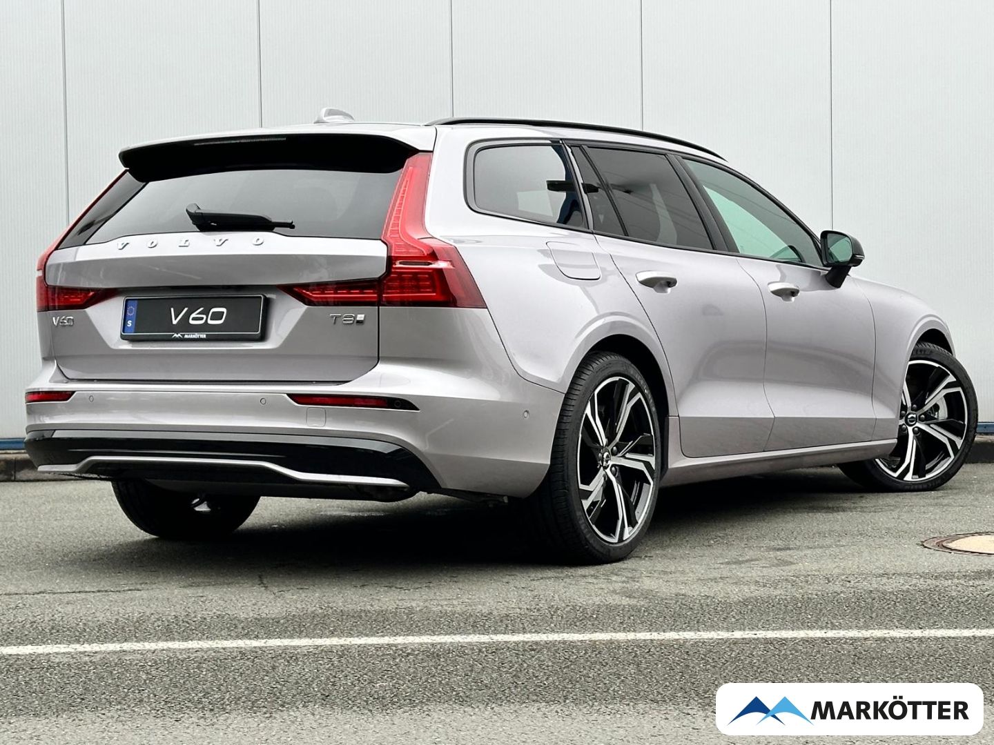 Volvo V60 T8 AWD Plus Dark Plug-In Hybrid/HUD/360°CAM imagem 3