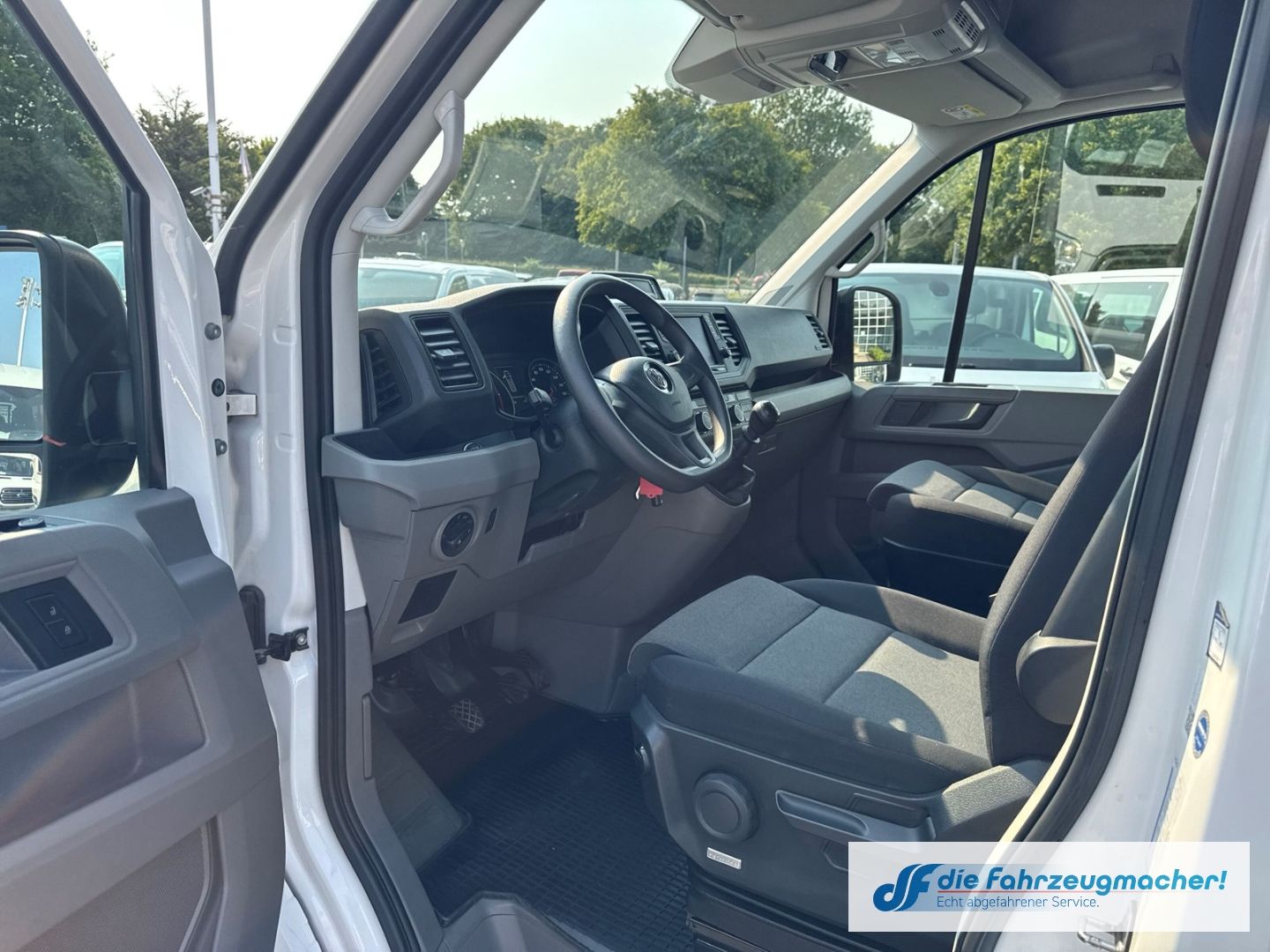 Fahrzeugabbildung Volkswagen Crafter Kasten 35 mittellang Hochdach RWD 2.0 TD
