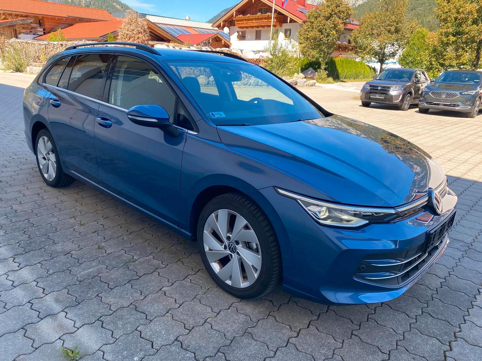 Volkswagen Golf VIII 1.5 eTSI Style DSG,R-Cam,AppCon.,SH...