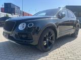 Bentley Bentayga 4.0 V8 4WD Autom. - - schwarze Bentley Bentayga