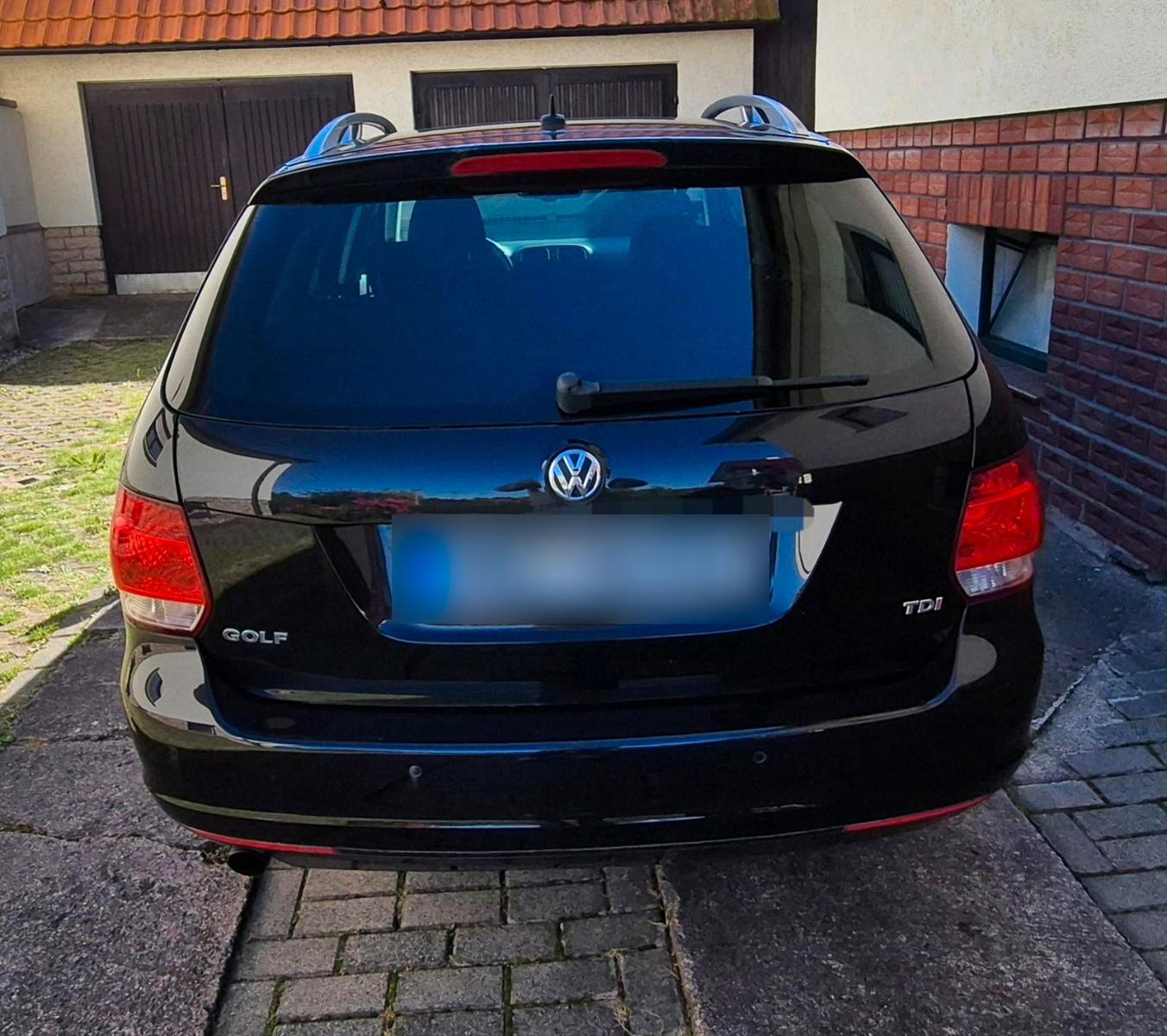 Volkswagen Golf 2011 — engine 105 HP (77kW)