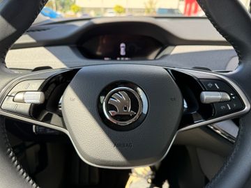 Skoda Enyaq 85 Loft+WP+AHK+LED+NAVi+Batt.-Zertifikat