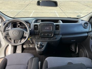 Opel Vivaro - 12
