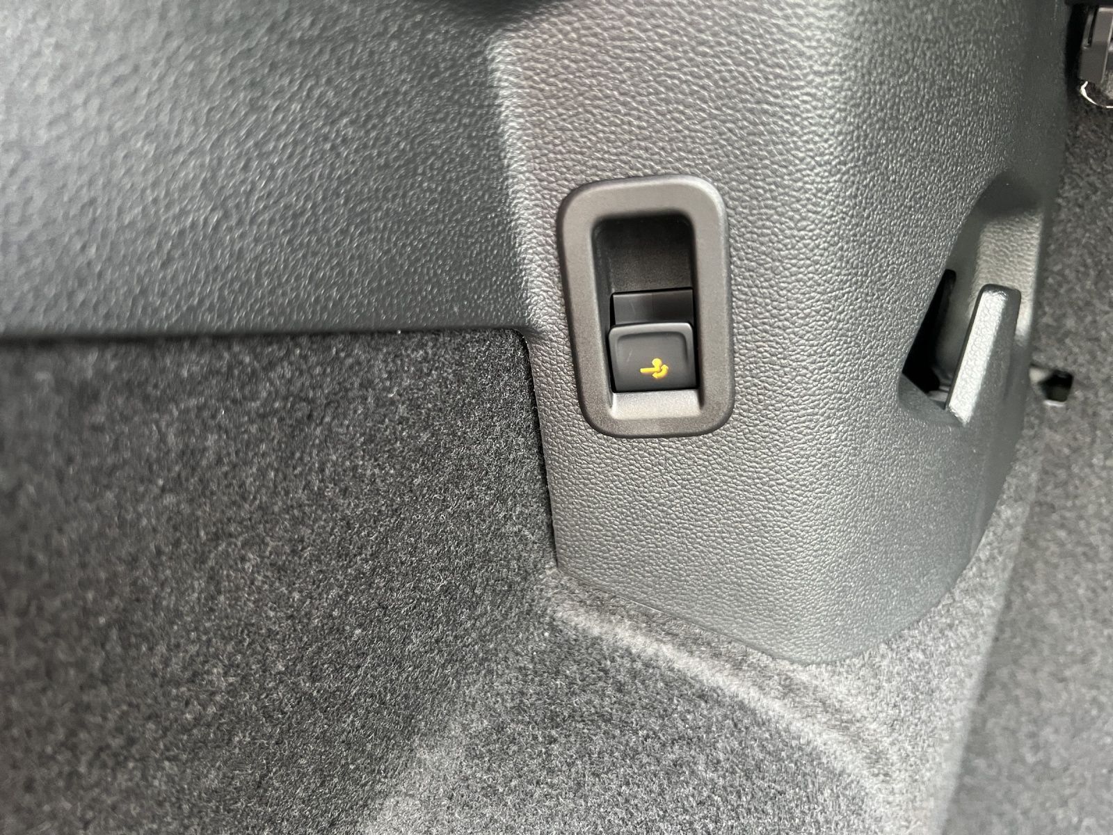 Golf VIII Style 1.5 eTSI DSG AHK*Navi*LED*Pano