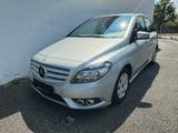 Mercedes-Benz B 180 Automatik/Navi/Sitzheizung/Tempomat/AHK - Mercedes-Benz B 180 in Nürnberg