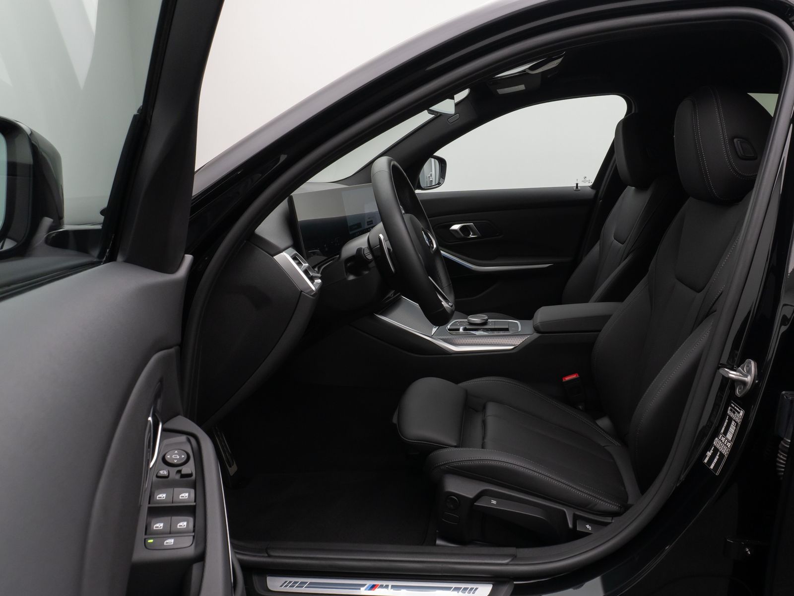 Fahrzeugabbildung BMW 318i M Sport Kamera DAB Lenkrhzg Komfort Alarm