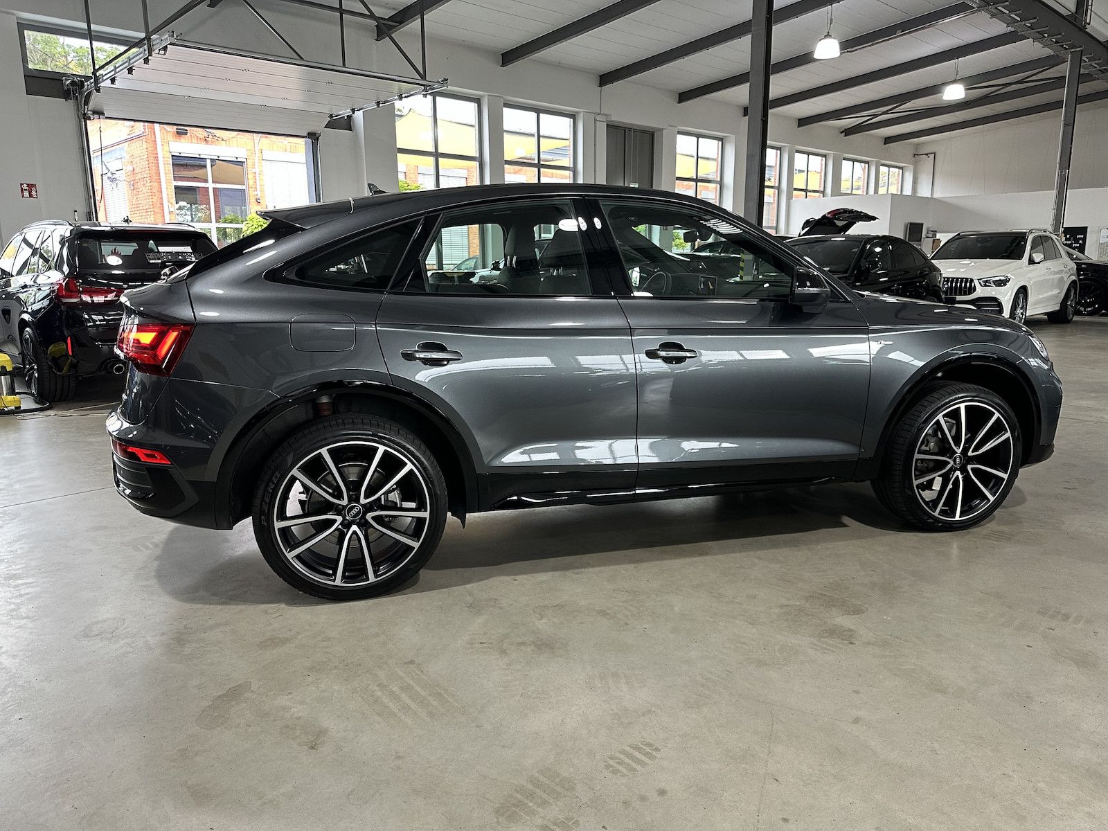 Fahrzeugabbildung Audi Q5 Sportback 40 TDI S line/Pano/Raute/Matrix/21