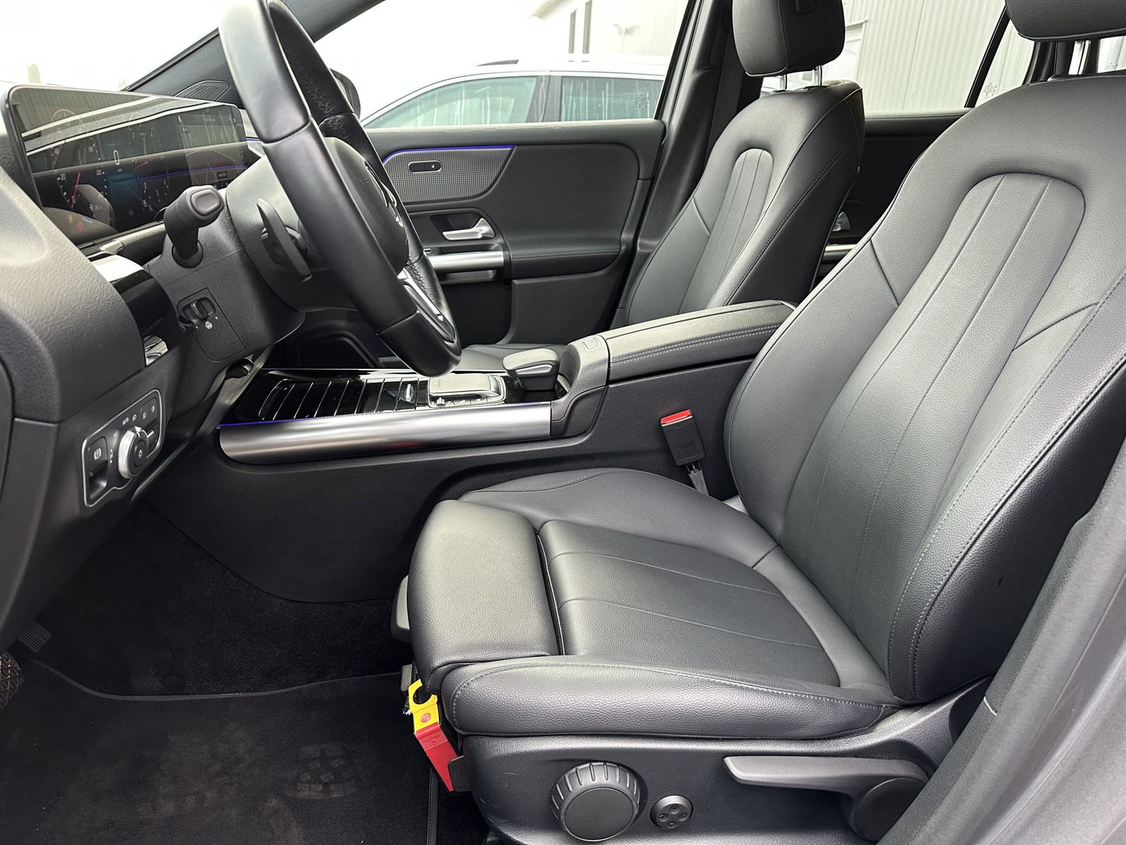 Fahrzeugabbildung Mercedes-Benz GLA 220d Progressive NAV+LED+KEYLESS+AHK+KAM+ACC