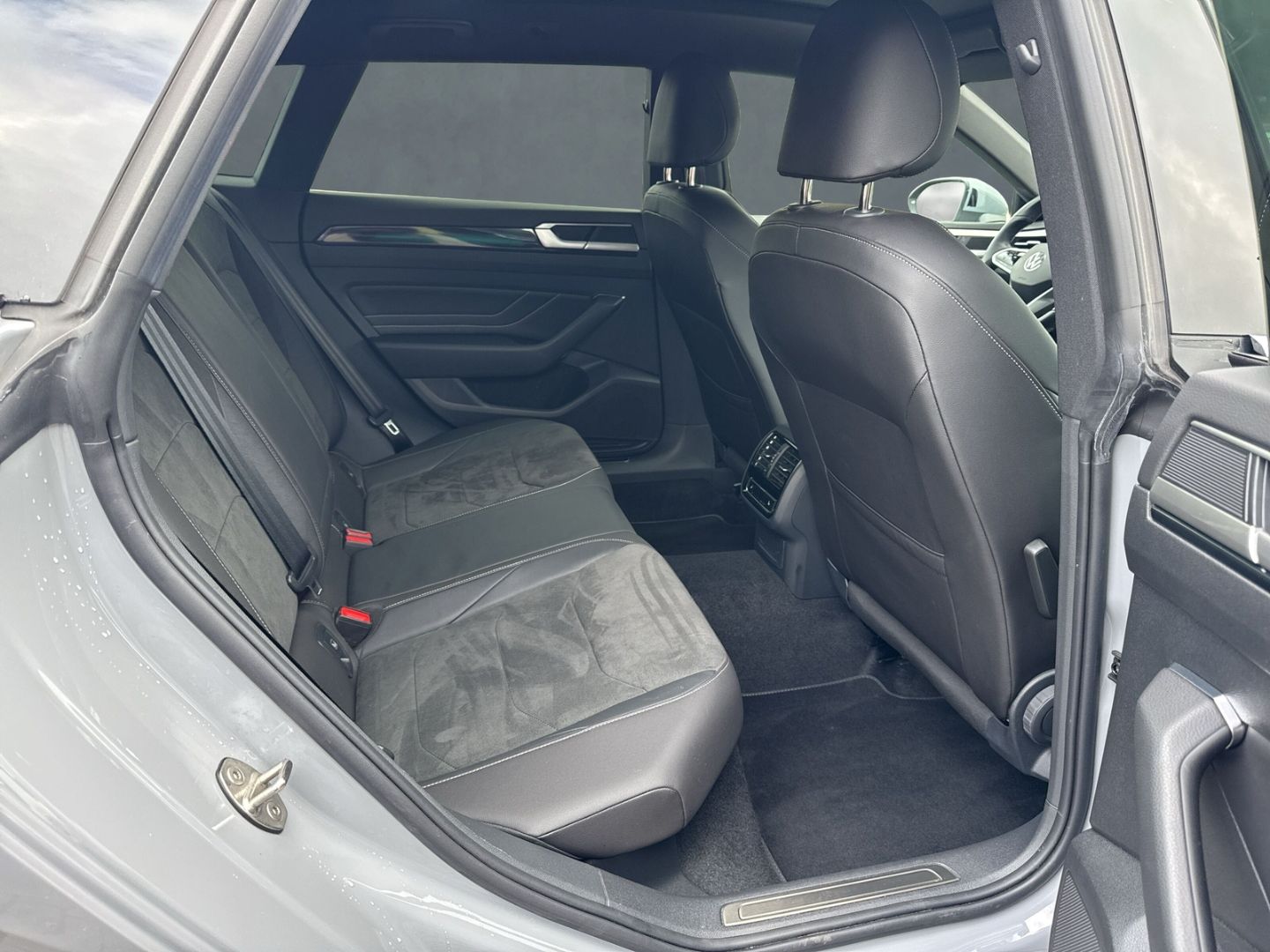 Arteon Shooting Brake 2.0 TDI R-Line AHK Pano Na