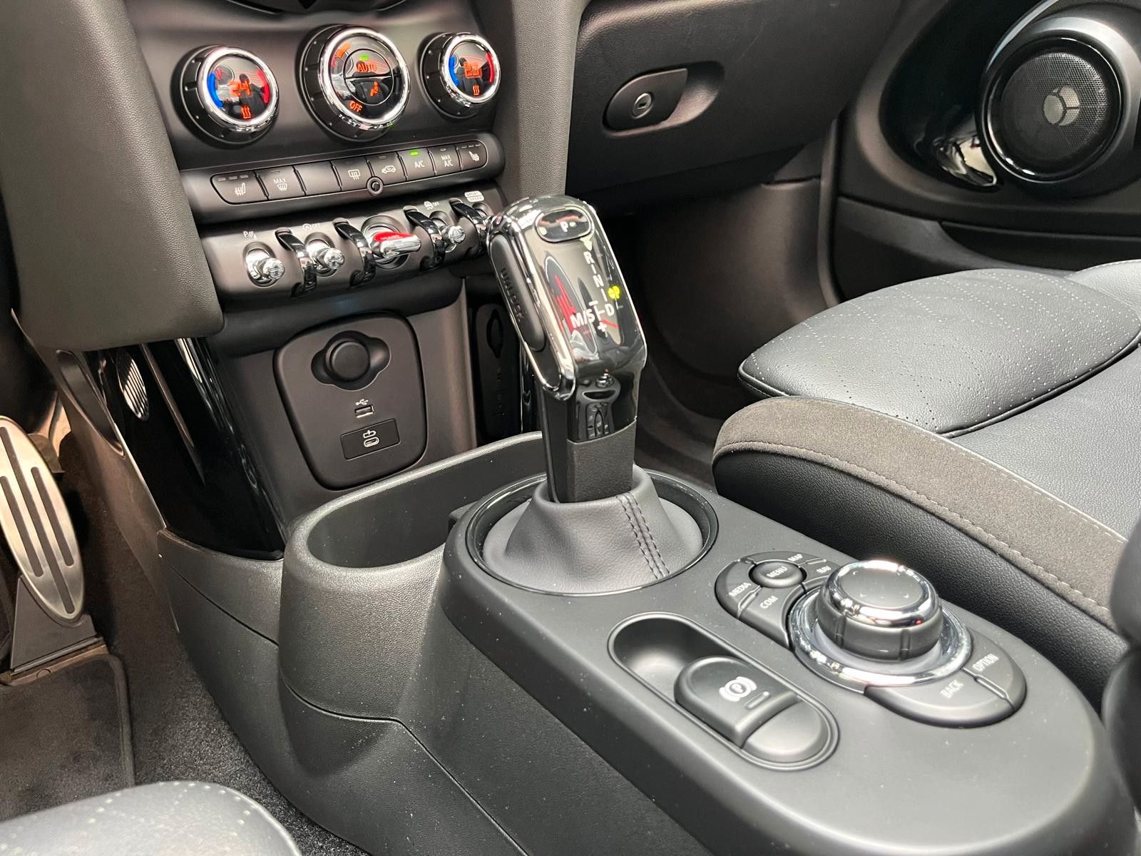 Fahrzeugabbildung MINI John Cooper Works Cabrio Trim*Premium +*1.Hand*