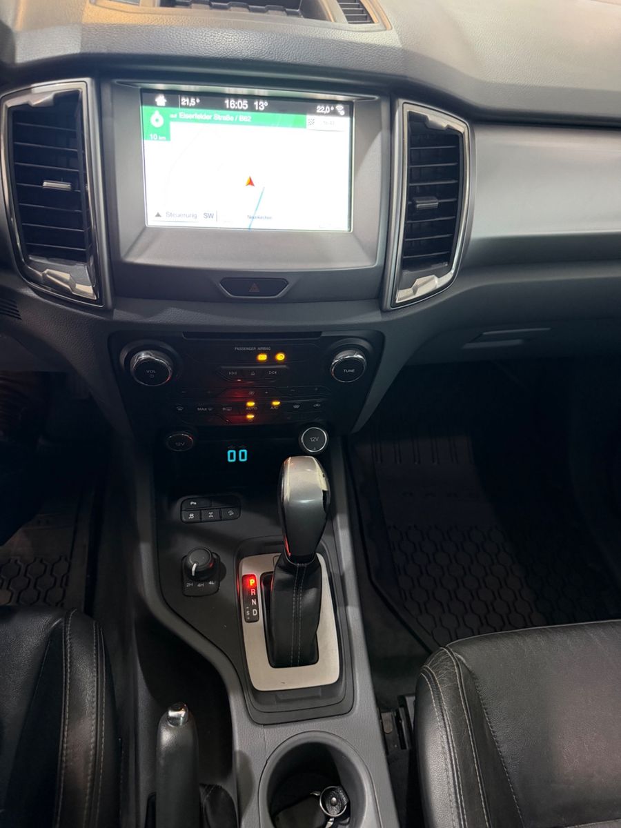 Fahrzeugabbildung Ford Ranger Limited Doppelkabine 4x4