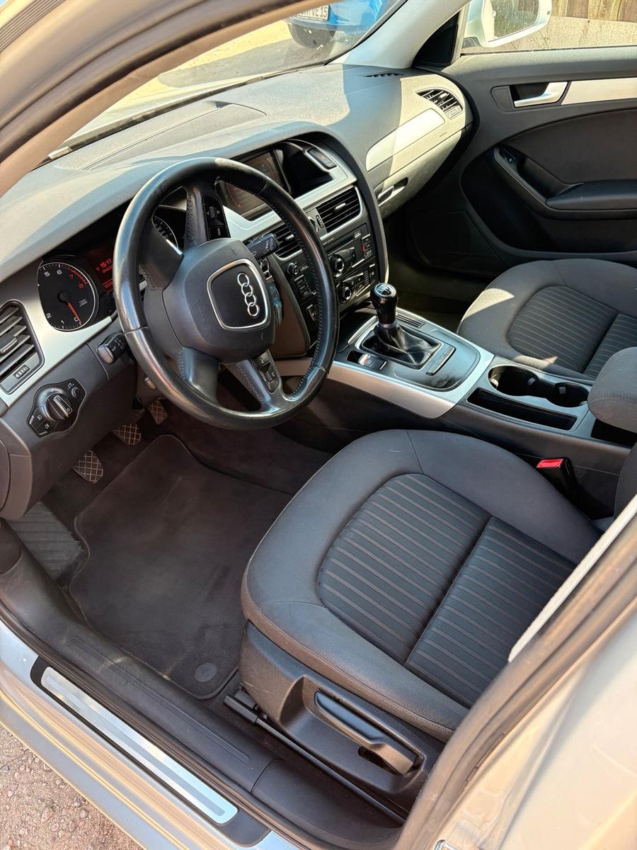 Audi A4 2009 — photo 6
