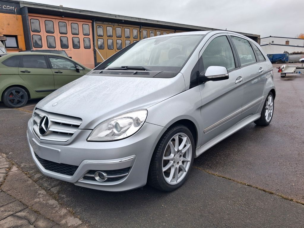 Mercedes-Benz B 200