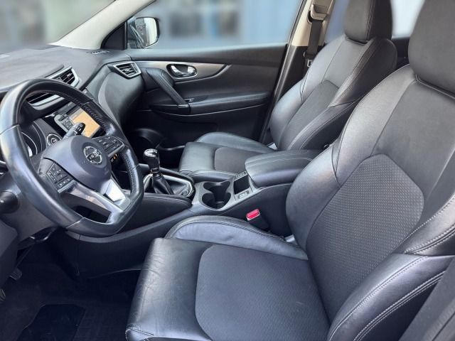 Fahrzeugabbildung Nissan QASHQAI 1.2 DIG-T 6MT 4x2 N-Connecta Design BF A