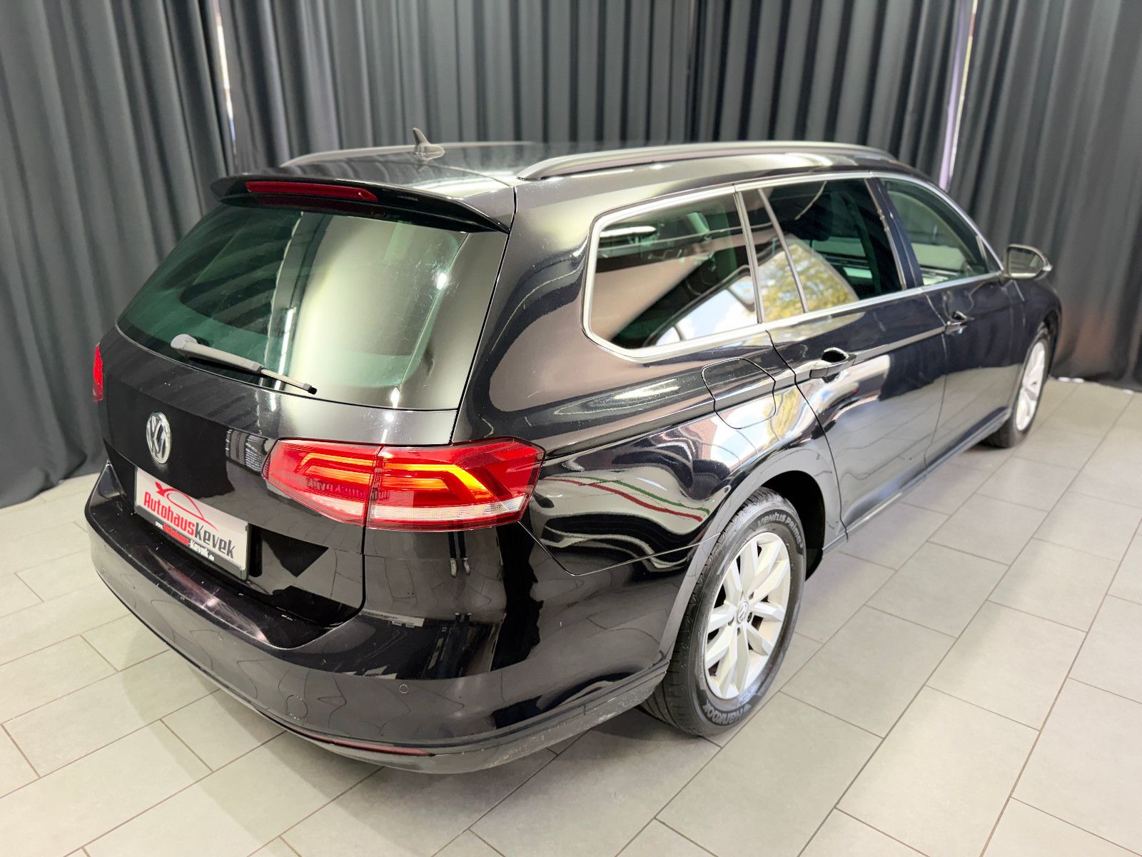 Fahrzeugabbildung Volkswagen Passat Variant Comfortline|NAVI|PDC|2-HD