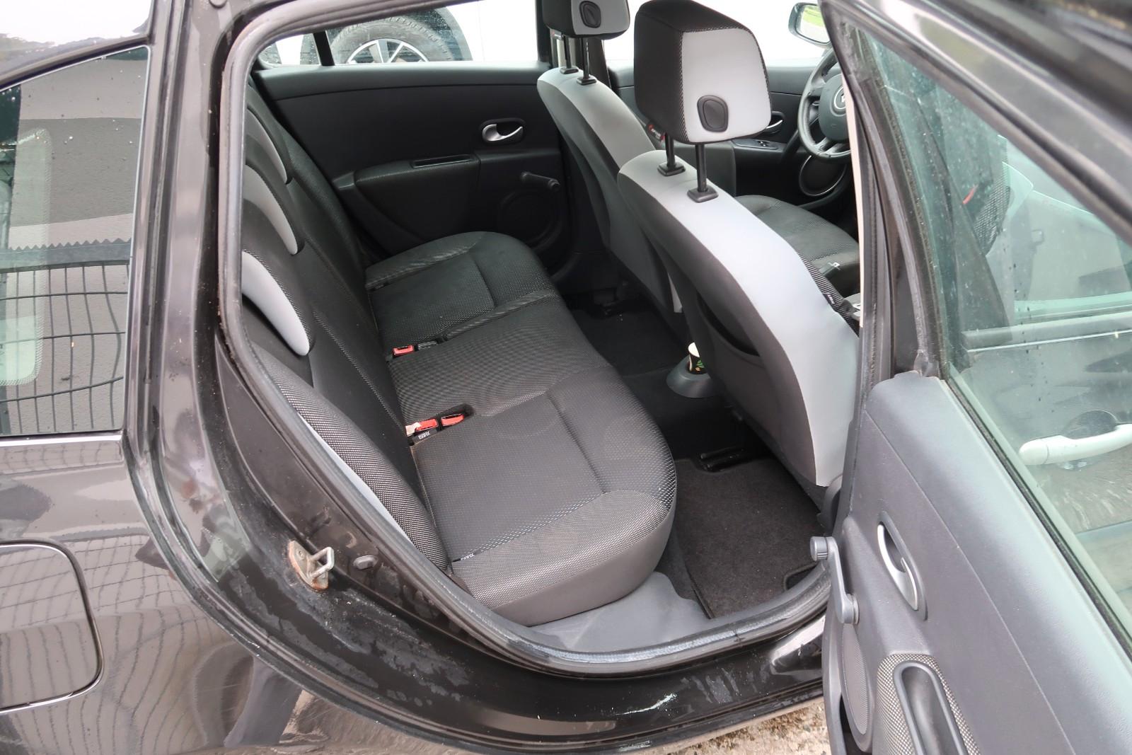 Renault Clio 2009 — photo 12