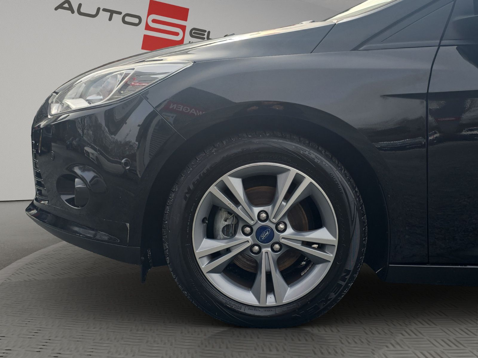 Fahrzeugabbildung Ford Focus Turnier Champions Edition