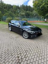 BMW 530d xDrive Touring A Luxury Line Luxury Line - BMW 530: Kombi, 530d Xdrive