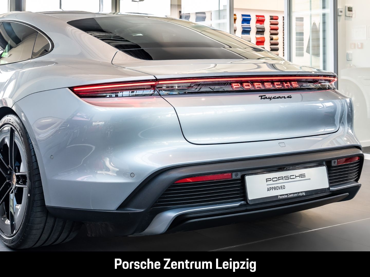 Porsche Taycan 4 Black Edition SportChrono InnoDrive Spo foto 13