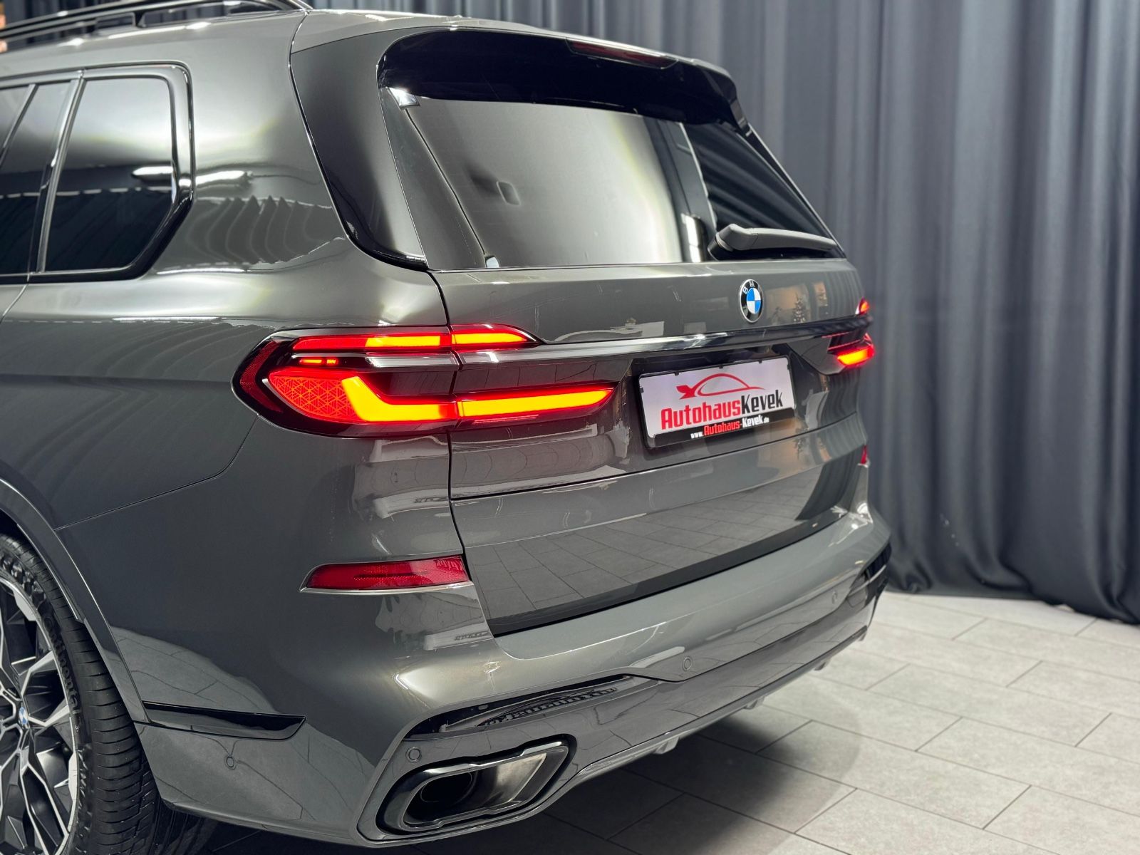 Fahrzeugabbildung BMW X7 xDrive 40 d M Sport Pro |22-ZOLL|7 SITZE|AHK