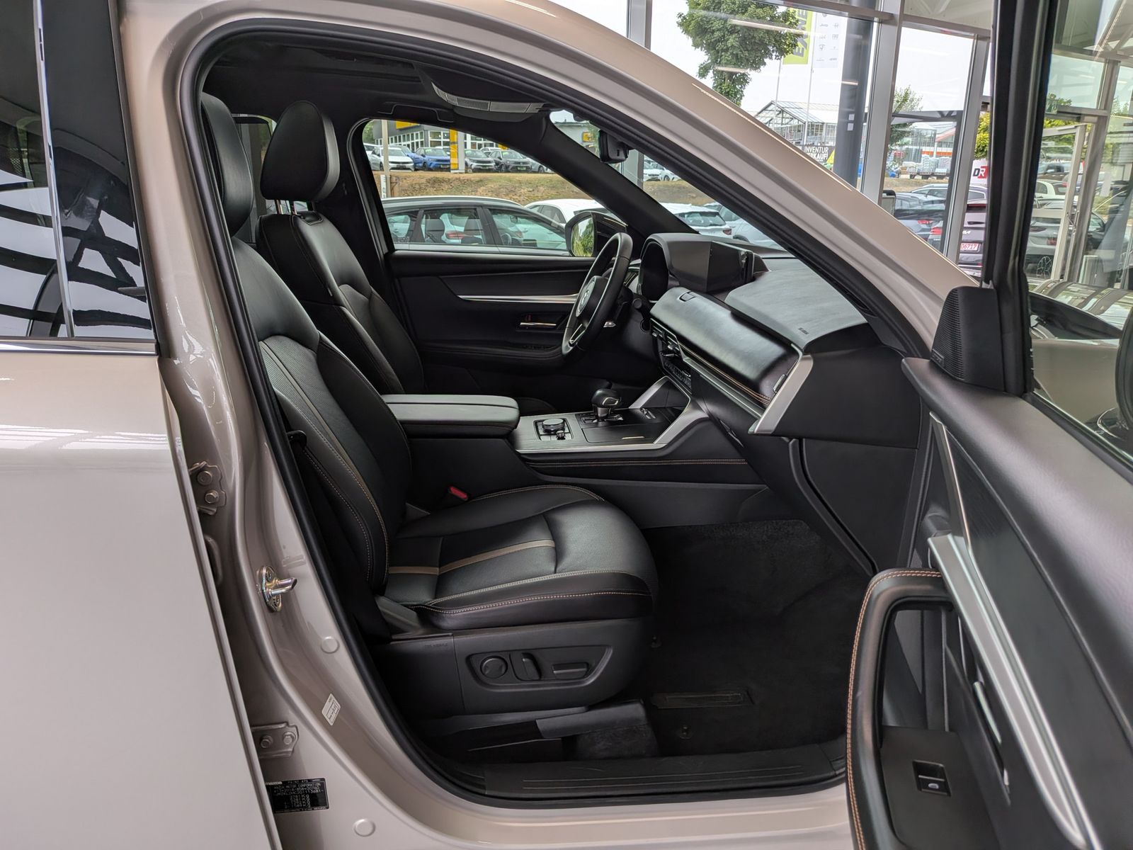 Vehicle image Mazda CX-80 3.3L E-SKYACTIV D 254 HOMURA+ 7-seat Pano