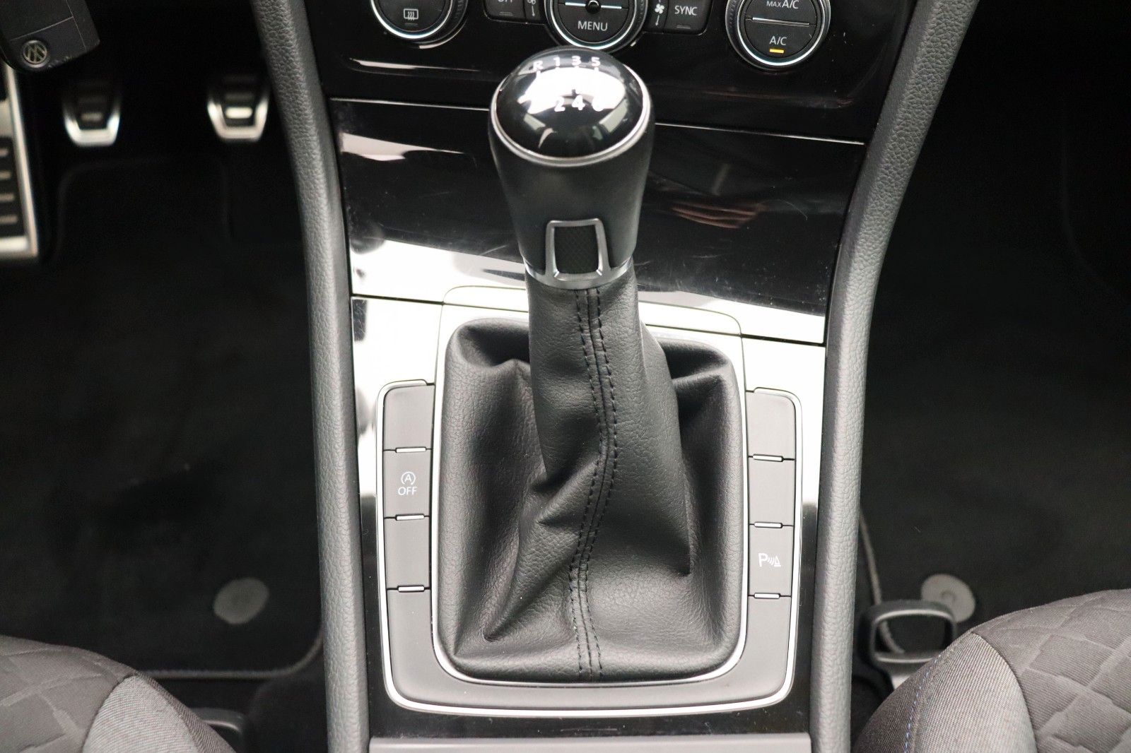 Fahrzeugabbildung Volkswagen Golf VII 1.0 Lim. Join