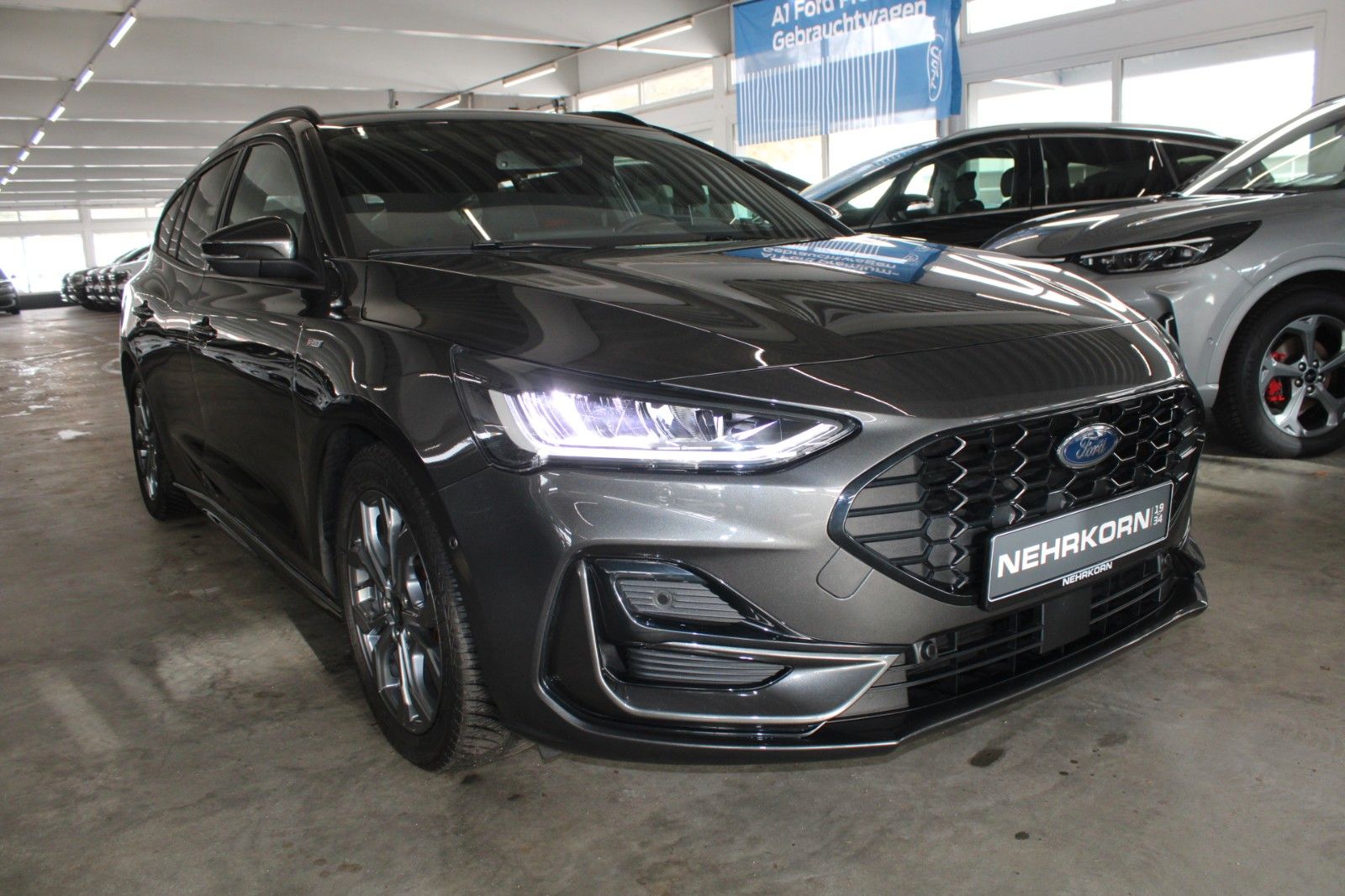 Fahrzeugabbildung Ford Focus ST-Line X Aut. LED ACC Leder Pano HUD Wint