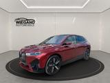 BMW iX 40 xDrive Sport +SkyLounge+KAMERA-360°+ - rote BMW iX