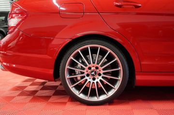 Mercedes C 63 AMG - 8