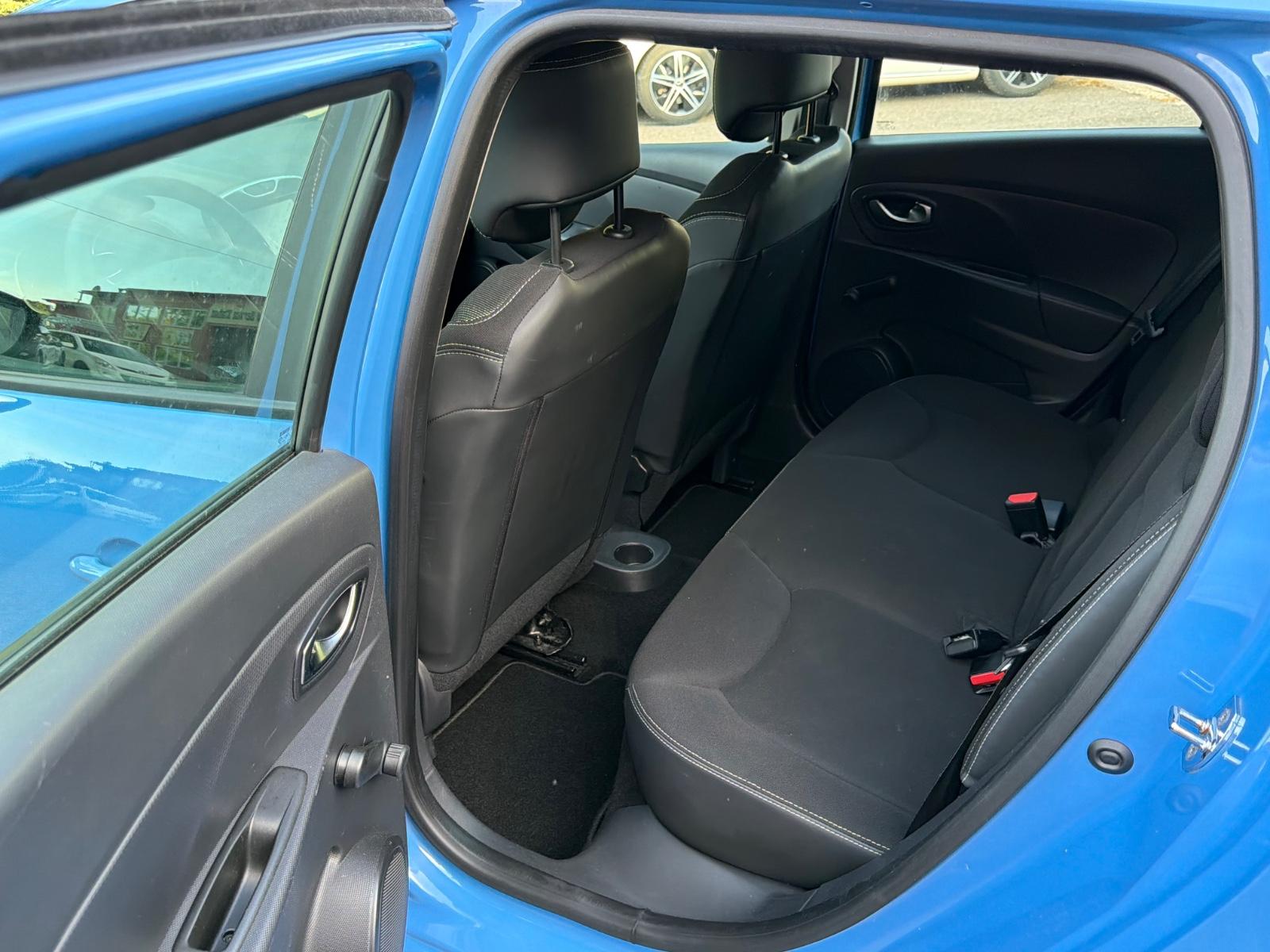 Renault Clio 2015 — photo 11