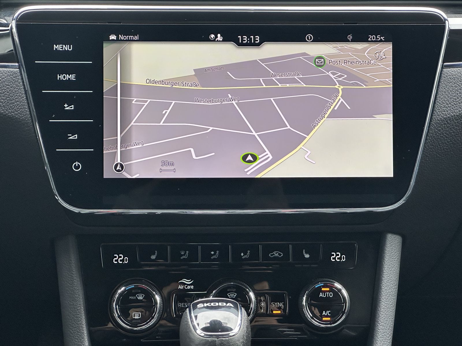 Fahrzeugabbildung SKODA Superb Combi L&K NAV+LED+360°+AHK+MEMORY+18ZO+VC