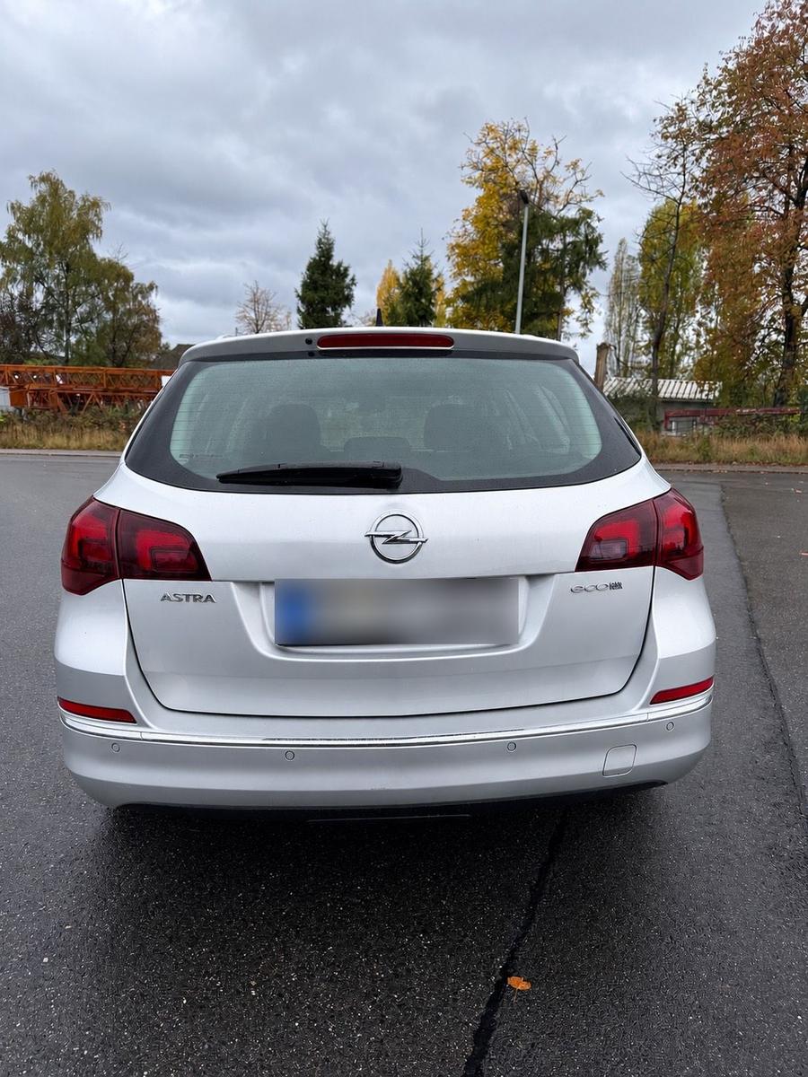 Opel Astra 2015 — фото 6