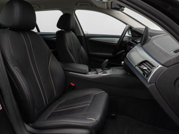 Fahrzeugabbildung BMW 530e xD Luxury Line Kamera Laser HUD H/K Komfort