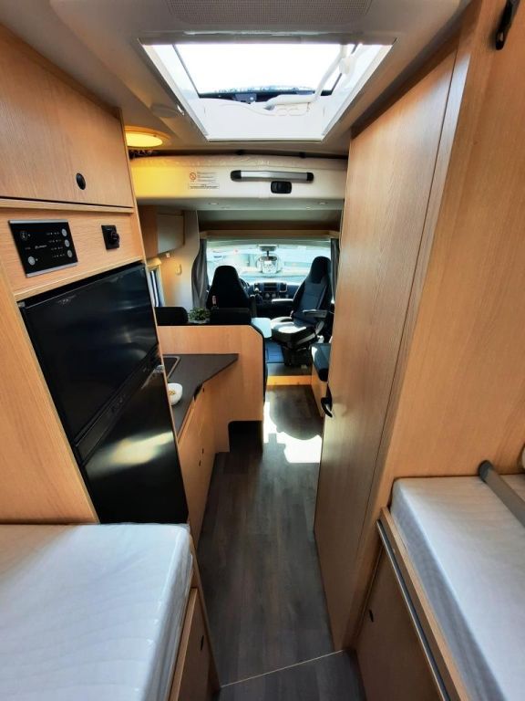 Fahrzeugabbildung Sunlight T SUB TS67 Verfüg./Sparen Sie 2.957,- €