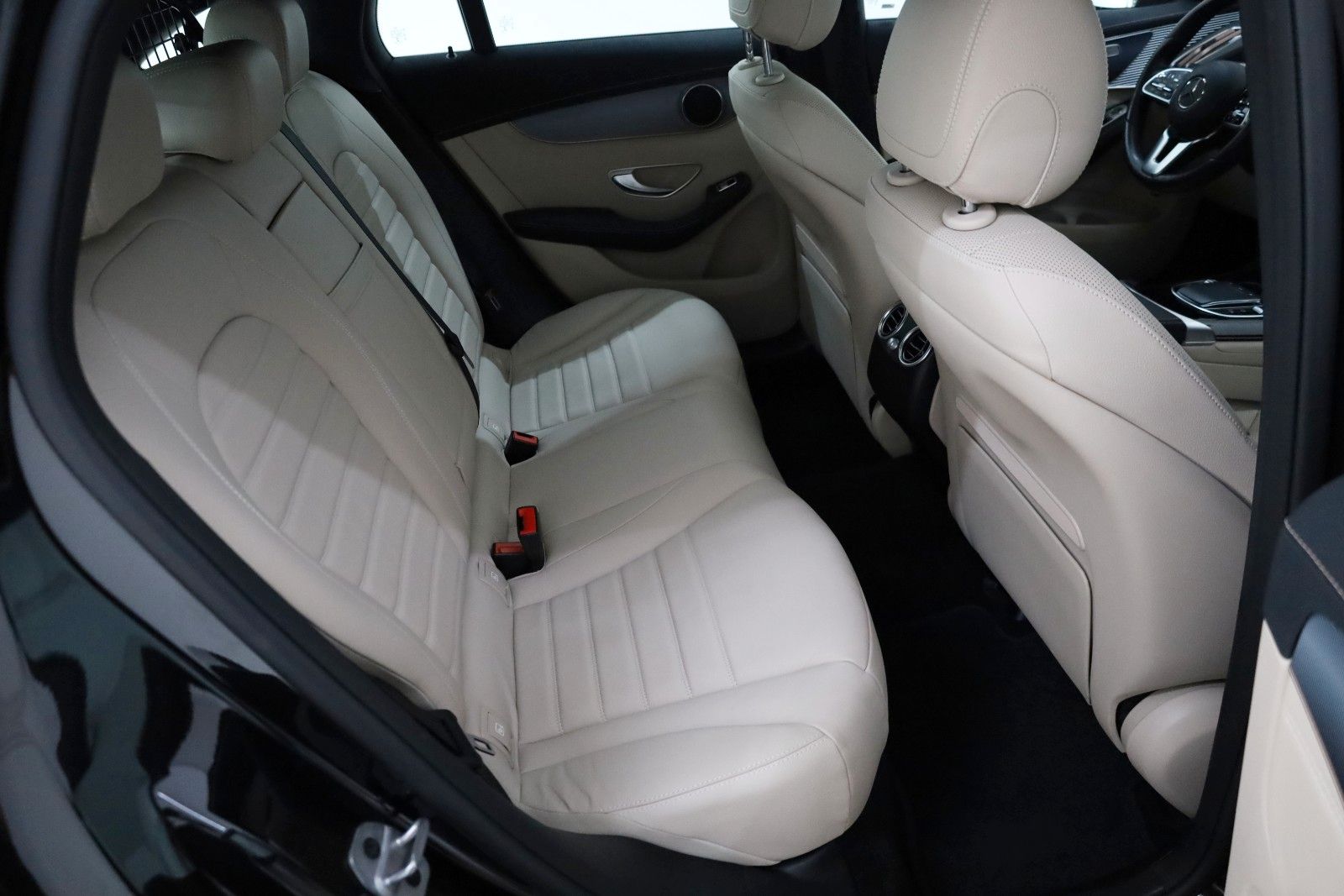 Fahrzeugabbildung Mercedes-Benz EQC 400 4M,Leder,HUD,360°Kam.,SD,ACC,Sitzlüftung